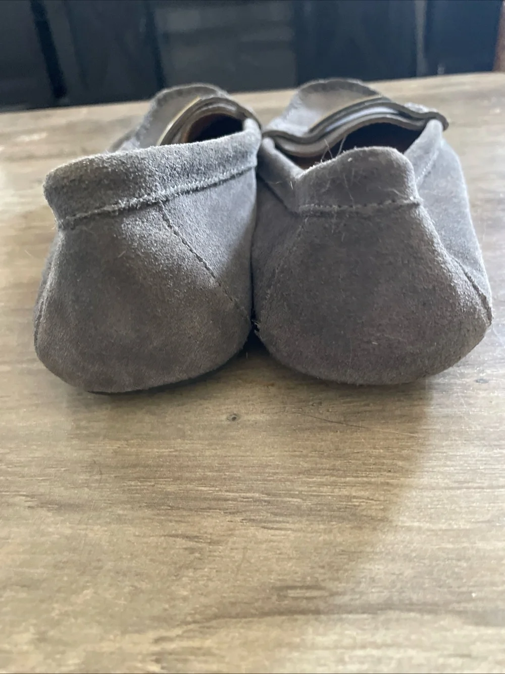 Tahari Marilu Gray suede leather slip on Loafers. Golden logo women’s 8.5 GRYCW